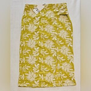 Zara Women's Faux Wrap Skirt, Size L, Colors: Chartreuse and Cream